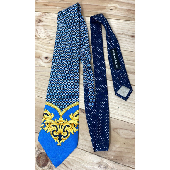 Gianni Versace Vintage Mens Tie‎ Baroque Barocco Silk Geometric Navy Blue Gold - Picture 1 of 7